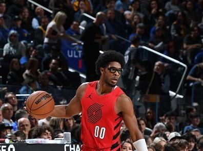 SAN FRANCISCO, CA - DECEMBER 23: Scoot Henderson #00 of the Portland Trail Blazers dribbles the ball during the game against the Golden State Warriors on December 23, 2023 at Chase Center in San Francisco, California. NOTE TO USER: User expressly acknowledges and agrees that, by downloading and or using this photograph, user is consenting to the terms and conditions of Getty Images License Agreement. Mandatory Copyright Notice: Copyright 2023 NBAE (Photo by Noah Graham/NBAE via Getty Images)