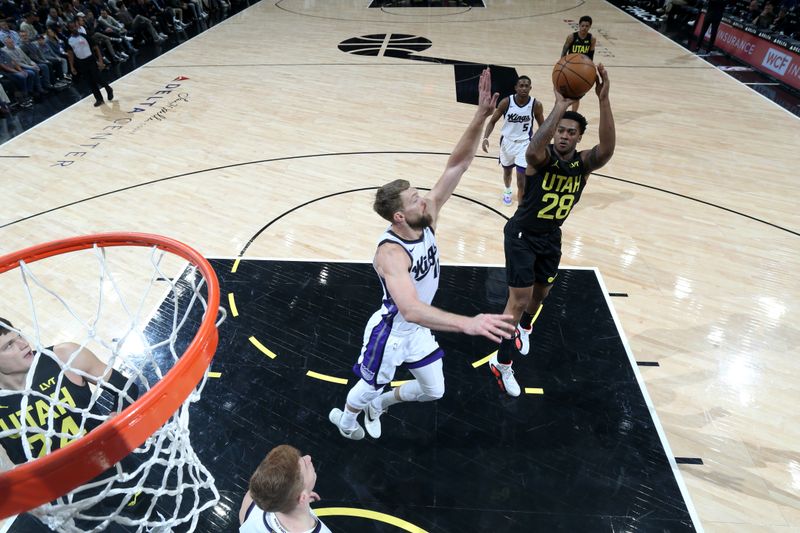 SALT LAKE CITY, UT - OCTOBER 29: Brice Sensabaugh #28 of the Utah Jazz shoots the ball during the game against the Sacramento Kings on October 29, 2024 at Delta Center in Salt Lake City, Utah. NOTE TO USER: User expressly acknowledges and agrees that, by downloading and or using this Photograph, User is consenting to the terms and conditions of the Getty Images License Agreement. Mandatory Copyright Notice: Copyright 2024 NBAE (Photo by Melissa Majchrzak/NBAE via Getty Images)