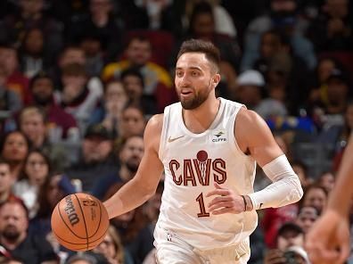 Cleveland Cavaliers Struggle as Thunder Rolls Over in Rocket Arena Showdown