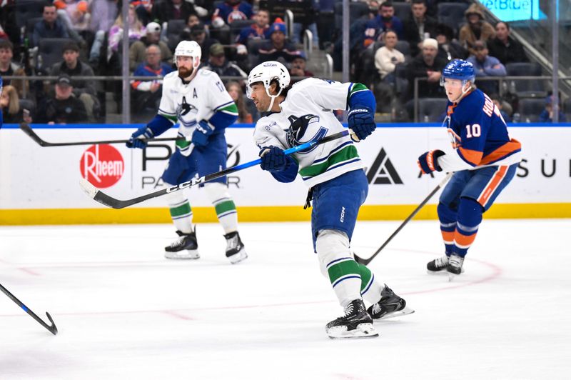 New York Islanders vs Vancouver Canucks: Mathew Barzal's Prowess in the Spotlight