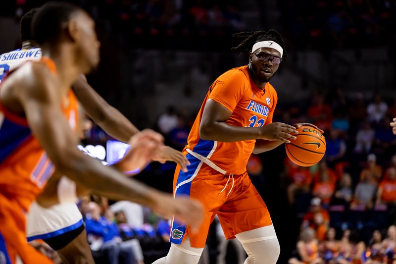 Clash at Spectrum Center: Florida Gators and Michigan Wolverines Ready for Basketball Showdown