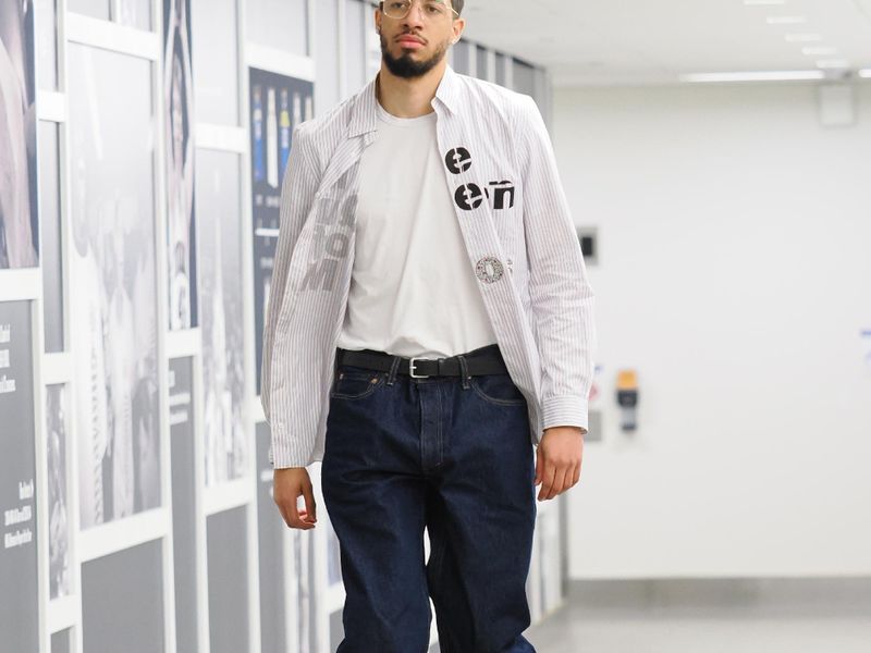 INDIANAPOLIS, IN - MARCH 13:  Tyrese Haliburton #0 of the Indiana Pacers arrives to the arena before the game on March 13, 2024 at Gainbridge Fieldhouse in Indianapolis, Indiana. NOTE TO USER: User expressly acknowledges and agrees that, by downloading and or using this Photograph, user is consenting to the terms and conditions of the Getty Images License Agreement. Mandatory Copyright Notice: Copyright 2024 NBAE (Photo by Ron Hoskins/NBAE via Getty Images)