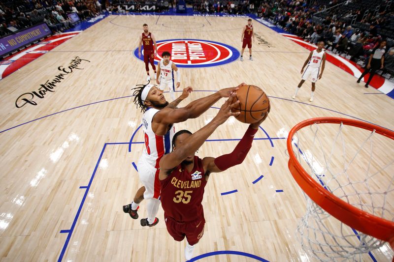 DETROIT, MI - OCTOBER 16: Lamar Stevens #18 of the Detroit Pistons block during the game against the Cleveland Cavaliers on October 16, 2024 at Little Caesars Arena in Detroit, Michigan. NOTE TO USER: User expressly acknowledges and agrees that, by downloading and/or using this photograph, User is consenting to the terms and conditions of the Getty Images License Agreement. Mandatory Copyright Notice: Copyright 2024 NBAE (Photo by Brian Sevald/NBAE via Getty Images)