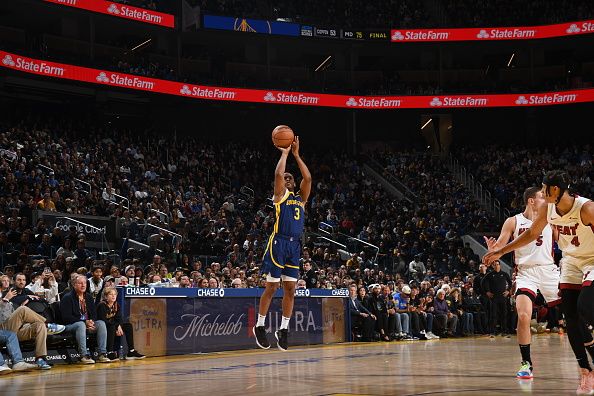 SAN FRANCISCO, CA - DECEMBER 28: Chris Paul #3 of the Golden State Warriors shoots a three point basket during the game against the Miami Heat on December 28, 2023 at Chase Center in San Francisco, California. NOTE TO USER: User expressly acknowledges and agrees that, by downloading and or using this photograph, user is consenting to the terms and conditions of Getty Images License Agreement. Mandatory Copyright Notice: Copyright 2023 NBAE (Photo by Noah Graham/NBAE via Getty Images)