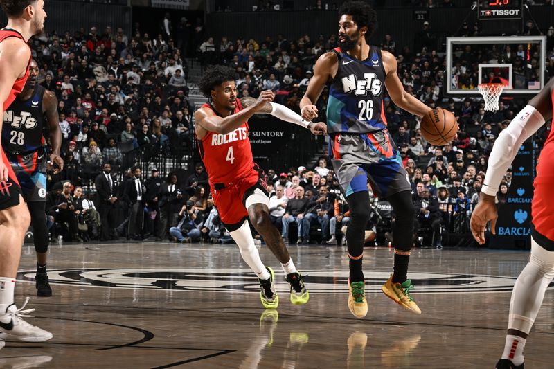 BROOKLYN, NY - JANUARY 27: Spencer Dinwiddie #26 of the Brooklyn Nets dribbles the ball during the game against the Houston Rockets on January 27, 2024 at Barclays Center in Brooklyn, New York. NOTE TO USER: User expressly acknowledges and agrees that, by downloading and or using this Photograph, user is consenting to the terms and conditions of the Getty Images License Agreement. Mandatory Copyright Notice: Copyright 2024 NBAE (Photo by David Dow/NBAE via Getty Images)