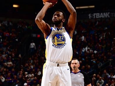 PHOENIX, AZ - DECEMBER 12: Andrew Wiggins #22 of the Golden State Warriors shoots the ball during the game against the Phoenix Suns on December 12, 2023 at Footprint Center in Phoenix, Arizona. NOTE TO USER: User expressly acknowledges and agrees that, by downloading and or using this photograph, user is consenting to the terms and conditions of the Getty Images License Agreement. Mandatory Copyright Notice: Copyright 2023 NBAE (Photo by Barry Gossage/NBAE via Getty Images)