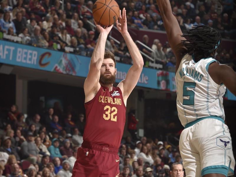 CLEVELAND, OH - JANUARY 5: Dean Wade #32 of the Cleveland Cavaliers shoots the ball during the game against the Charlotte Hornets on January 5, 2025 at Rocket Mortgage FieldHouse in Cleveland, Ohio. NOTE TO USER: User expressly acknowledges and agrees that, by downloading and/or using this Photograph, user is consenting to the terms and conditions of the Getty Images License Agreement. Mandatory Copyright Notice: Copyright 2025 NBAE (Photo by David Liam Kyle/NBAE via Getty Images)