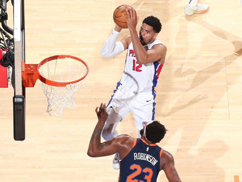 NEW YORK, NY - APRIL 21: Tobias Harris #12 of the Detroit Pistons drives to the basket during the game against the New York Knicks  during Round 1 Game 2 of the 2025 NBA Playoffs on April 21, 2025 at Madison Square Garden in New York City, New York.  NOTE TO USER: User expressly acknowledges and agrees that, by downloading and or using this photograph, User is consenting to the terms and conditions of the Getty Images License Agreement. Mandatory Copyright Notice: Copyright 2025 NBAE  (Photo by Nathaniel S. Butler/NBAE via Getty Images)