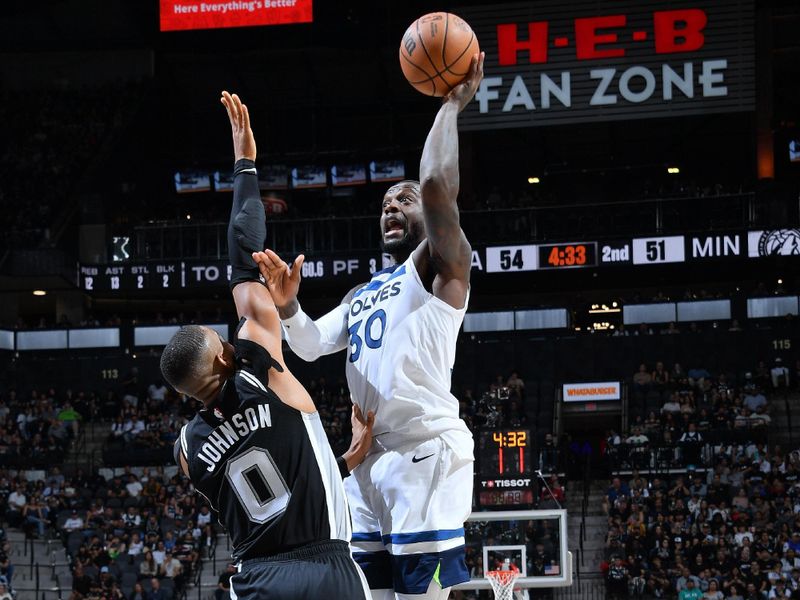 SAN ANTONIO, TX - NOVEMBER 2: Julius Randle #30 of the Minnesota Timberwolves drives to the basket during the game against the San Antonio Spurs on November 2, 2024 at the Frost Bank Center in San Antonio, Texas. NOTE TO USER: User expressly acknowledges and agrees that, by downloading and or using this photograph, user is consenting to the terms and conditions of the Getty Images License Agreement. Mandatory Copyright Notice: Copyright 2024 NBAE (Photos by Michael Gonzales/NBAE via Getty Images)