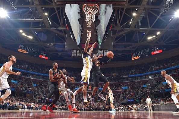 CLEVELAND, OH - NOVEMBER 5: Darius Garland #10 of the Cleveland Cavaliers shoots the ball during the game against the Golden State Warriors on November 5, 2023 at Rocket Mortgage FieldHouse in Cleveland, Ohio. NOTE TO USER: User expressly acknowledges and agrees that, by downloading and/or using this Photograph, user is consenting to the terms and conditions of the Getty Images License Agreement. Mandatory Copyright Notice: Copyright 2023 NBAE (Photo by David Liam Kyle/NBAE via Getty Images)