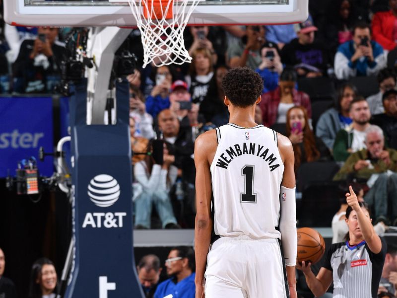 INGLEWOOD, CA - NOVEMBER 4: Victor Wembanyama #1 of the San Antonio Spurs looks on during the game against the LA Clippers on November 4, 2024 at Intuit Dome in Los Angeles, California. NOTE TO USER: User expressly acknowledges and agrees that, by downloading and/or using this Photograph, user is consenting to the terms and conditions of the Getty Images License Agreement. Mandatory Copyright Notice: Copyright 2024 NBAE (Photo by Juan Ocampo/NBAE via Getty Images)