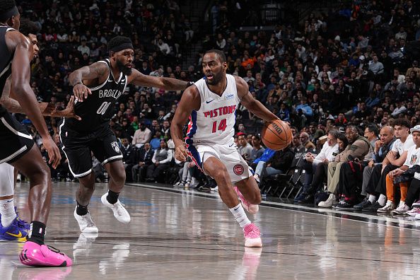 BROOKLYN, NY - DECEMBER 23: Alec Burks #14 of the Detroit Pistons drives to the basket during the game against the Brooklyn Nets on December 23, 2023 at Barclays Center in Brooklyn, New York. NOTE TO USER: User expressly acknowledges and agrees that, by downloading and or using this Photograph, user is consenting to the terms and conditions of the Getty Images License Agreement. Mandatory Copyright Notice: Copyright 2023 NBAE (Photo by Jesse D. Garrabrant/NBAE via Getty Images)