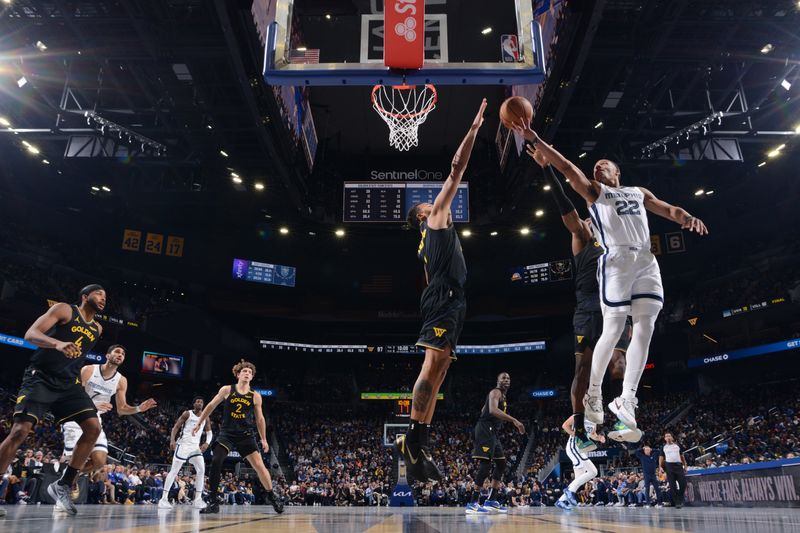 SAN FRANCISCO, CA - NOVEMBER 15: Desmond Bane #22 of the Memphis Grizzlies drives to the basket during the game against the Golden State Warriors during the Emirates NBA Cup game on November 15, 2024 at Chase Center in San Francisco, California. NOTE TO USER: User expressly acknowledges and agrees that, by downloading and or using this photograph, user is consenting to the terms and conditions of Getty Images License Agreement. Mandatory Copyright Notice: Copyright 2024 NBAE (Photo by Noah Graham/NBAE via Getty Images)