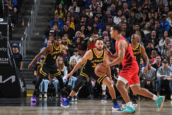 SAN FRANCISCO, CA - DECEMBER 23: Stephen Curry #30 of the Golden State Warriors plays defense during the game against the Portland Trail Blazers on December 23, 2023 at Chase Center in San Francisco, California. NOTE TO USER: User expressly acknowledges and agrees that, by downloading and or using this photograph, user is consenting to the terms and conditions of Getty Images License Agreement. Mandatory Copyright Notice: Copyright 2023 NBAE (Photo by Noah Graham/NBAE via Getty Images)