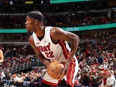 CHICAGO, IL - NOVEMBER 18: Jimmy Butler #22 of the Miami Heat handles the ball during the game against the Chicago Bulls on November 18, 2023 at United Center in Chicago, Illinois. NOTE TO USER: User expressly acknowledges and agrees that, by downloading and or using this photograph, User is consenting to the terms and conditions of the Getty Images License Agreement. Mandatory Copyright Notice: Copyright 2023 NBAE (Photo by Jeff Haynes/NBAE via Getty Images)