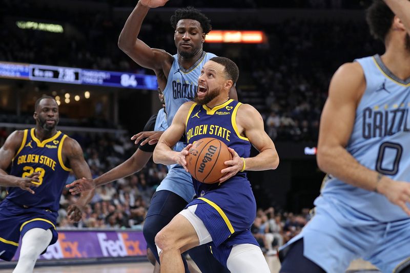 MEMPHIS, TENNESSEE - FEBRUARY 02: Stephen Curry #30 of the Golden State Warriors goes to the basket against Jaren Jackson Jr. #13 of the Memphis Grizzlies during the second half at FedExForum on February 02, 2024 in Memphis, Tennessee. NOTE TO USER: User expressly acknowledges and agrees that, by downloading and or using this photograph, User is consenting to the terms and conditions of the Getty Images License Agreement. (Photo by Justin Ford/Getty Images)