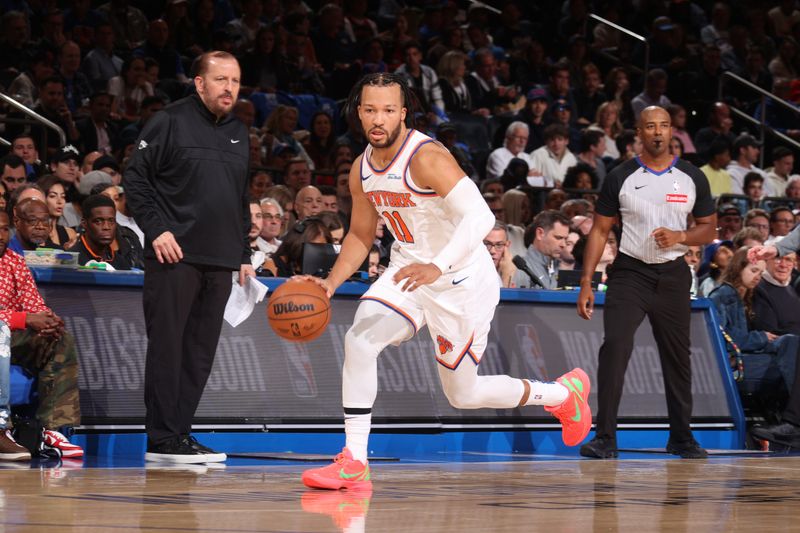 NEW YORK, NY - OCTOBER 25: Jalen Brunson #11 of the New York Knicks dribbles the ball during the game against the Indiana Pacers on October 25, 2024 at Madison Square Garden in New York City, New York.  NOTE TO USER: User expressly acknowledges and agrees that, by downloading and or using this photograph, User is consenting to the terms and conditions of the Getty Images License Agreement. Mandatory Copyright Notice: Copyright 2024 NBAE  (Photo by David L. Nemec/NBAE via Getty Images)