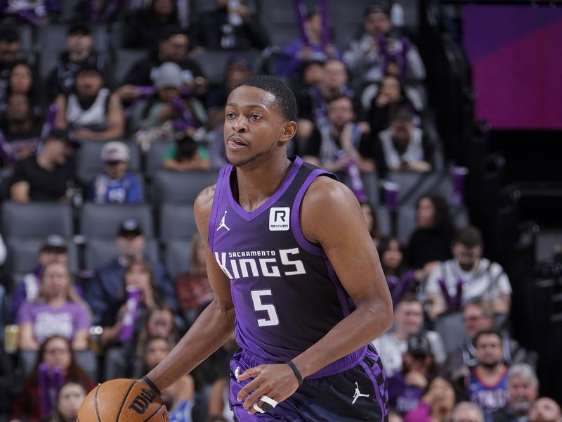 SACRAMENTO, CA - DECEMBER 8: De'Aaron Fox #5 of the Sacramento Kings dribbles the ball during the game against the Utah Jazz on December 8, 2024 at Golden 1 Center in Sacramento, California. NOTE TO USER: User expressly acknowledges and agrees that, by downloading and or using this Photograph, user is consenting to the terms and conditions of the Getty Images License Agreement. Mandatory Copyright Notice: Copyright 2024 NBAE (Photo by Rocky Widner/NBAE via Getty Images)