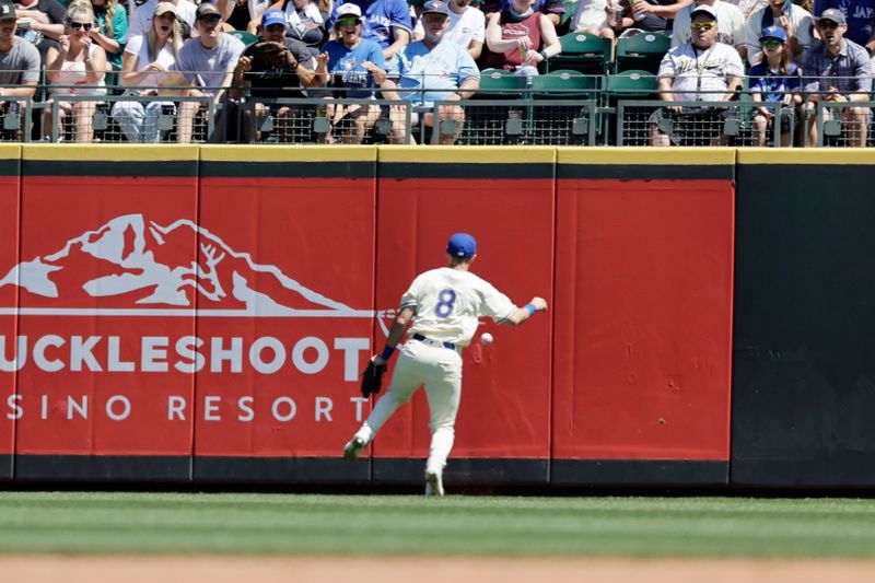 Mariners' Late Game Heroics: Can Victor Robles' Solo Shot Spark a New Trend Against the Blue Jays?