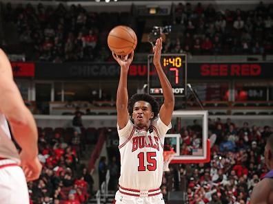 CHICAGO, IL - DECEMBER 6: Julian Phillips #15 of the Chicago Bulls shoots the ball during the game against the Charlotte Hornets on December 6, 2023 at the United Center in Chicago, Illinois. NOTE TO USER: User expressly acknowledges and agrees that, by downloading and or using this Photograph, user is consenting to the terms and conditions of the Getty Images License Agreement. Mandatory Copyright Notice: Copyright 2023 NBAE (Photo by Gary Dineen/NBAE via Getty Images).