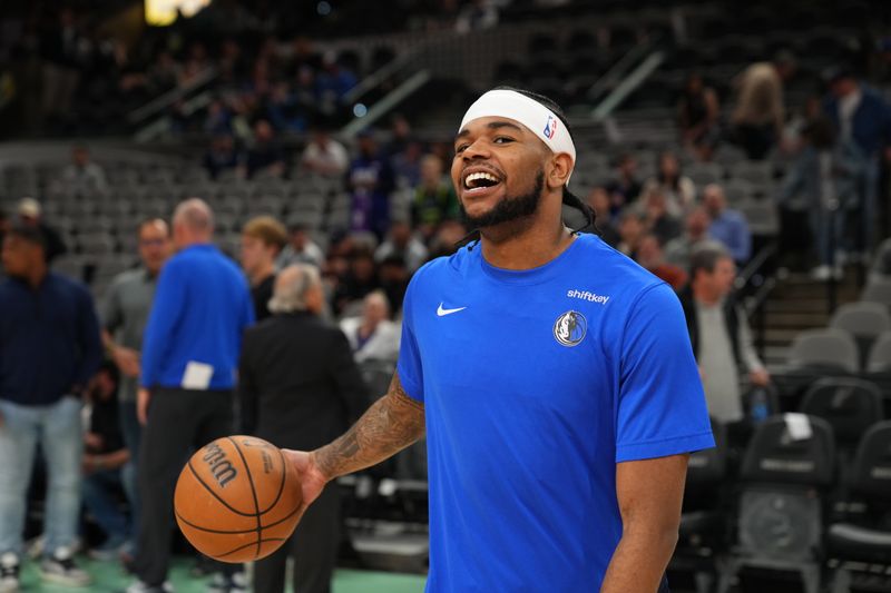 SAN ANTONIO, TX - MARCH 19: Jaden Hardy #1 of the Dallas Mavericks smiles before the game against the San Antonio Spurs on March 19, 2024 at the Frost Bank Center in San Antonio, Texas. NOTE TO USER: User expressly acknowledges and agrees that, by downloading and or using this photograph, user is consenting to the terms and conditions of the Getty Images License Agreement. Mandatory Copyright Notice: Copyright 2024 NBAE (Photos by Darren Carroll/NBAE via Getty Images)