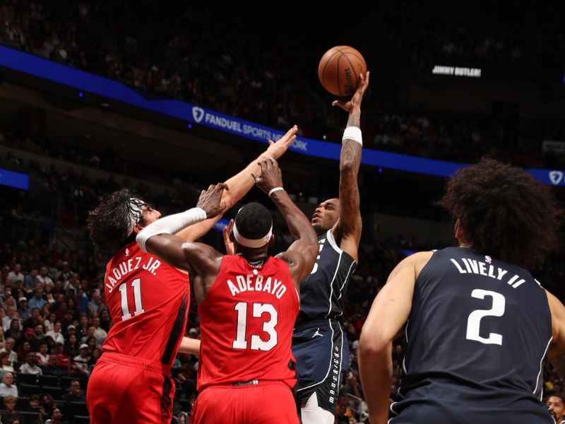 MIAMI, FL - NOVEMBER 24: P.J Washington #25 of the Dallas Mavericks shoots the ball during the game against the Miami Heat on November 24, 2024 at Kaseya Center in Miami, Florida. NOTE TO USER: User expressly acknowledges and agrees that, by downloading and or using this Photograph, user is consenting to the terms and conditions of the Getty Images License Agreement. Mandatory Copyright Notice: Copyright 2024 NBAE (Photo by Issac Baldizon/NBAE via Getty Images)