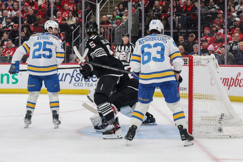 Nov 26, 2025; Newark, New Jersey, USA; St. Louis Blues center Robert Thomas (18) (not pictured) scores a goal against the New Jersey Devils during the first period at Prudential Center. Mandatory Credit: Ed Mulholland-Imagn Images