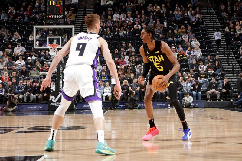 SALT LAKE CITY, UT - OCTOBER 29: Cody Williams #5 of the Utah Jazz dribbles the ball during the game against the Sacramento Kings on October 29, 2024 at Delta Center in Salt Lake City, Utah. NOTE TO USER: User expressly acknowledges and agrees that, by downloading and or using this Photograph, User is consenting to the terms and conditions of the Getty Images License Agreement. Mandatory Copyright Notice: Copyright 2024 NBAE (Photo by Melissa Majchrzak/NBAE via Getty Images)