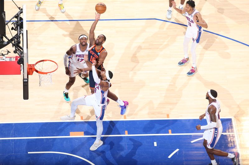 NEW YORK, NY - MARCH 12:  Alec Burks #18 of the New York Knicks drives to the basket during the game against the Philadelphia 76ers on March 12, 2024 at Madison Square Garden in New York City, New York.  NOTE TO USER: User expressly acknowledges and agrees that, by downloading and or using this photograph, User is consenting to the terms and conditions of the Getty Images License Agreement. Mandatory Copyright Notice: Copyright 2024 NBAE  (Photo by Nathaniel S. Butler/NBAE via Getty Images)