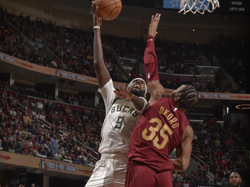 CLEVELAND, OH - NOVEMBER 4: Bobby Portis #9 of the Milwaukee Bucks drives to the basket during the game against the Cleveland Cavaliers on November 4, 2024 at Rocket Mortgage FieldHouse in Cleveland, Ohio. NOTE TO USER: User expressly acknowledges and agrees that, by downloading and/or using this Photograph, user is consenting to the terms and conditions of the Getty Images License Agreement. Mandatory Copyright Notice: Copyright 2024 NBAE (Photo by David Liam Kyle/NBAE via Getty Images)