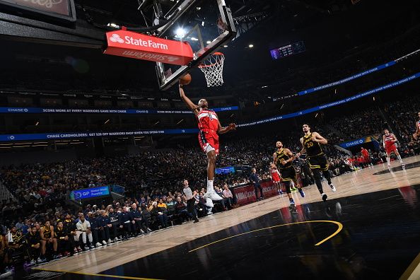 SAN FRANCISCO, CA - DECEMBER 22: Bilal Coulibaly #0 of the Washington Wizards drives to the basket during the game against the Golden State Warriors on December 22, 2023 at Chase Center in San Francisco, California. NOTE TO USER: User expressly acknowledges and agrees that, by downloading and or using this photograph, user is consenting to the terms and conditions of Getty Images License Agreement. Mandatory Copyright Notice: Copyright 2023 NBAE (Photo by Noah Graham/NBAE via Getty Images)