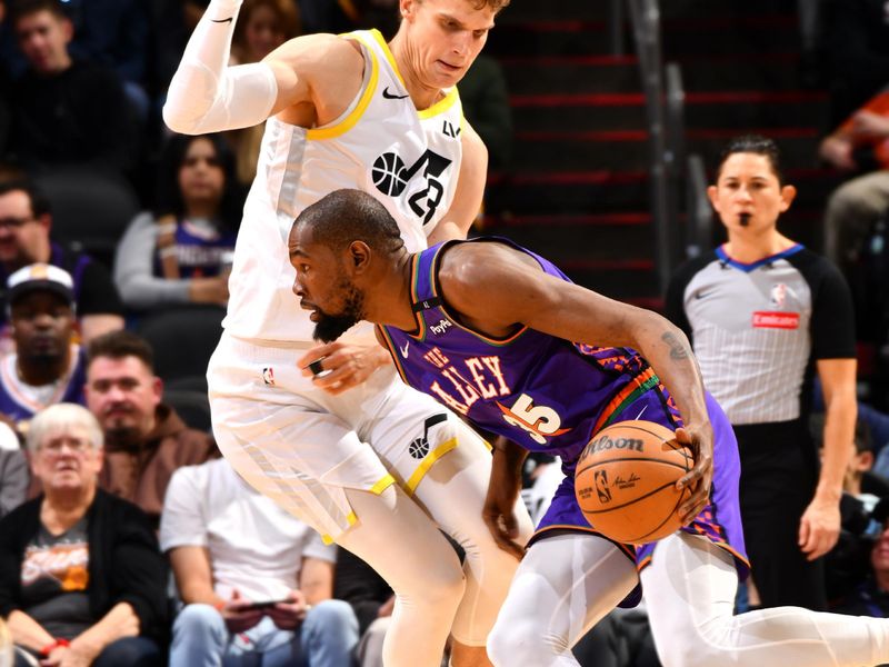 PHOENIX, AZ - JANUARY 11: Lauri Markkanen #23 of the Utah Jazz plays defense during the game against the Phoenix Suns on January 11, 2025 at Footprint Center in Phoenix, Arizona. NOTE TO USER: User expressly acknowledges and agrees that, by downloading and or using this photograph, user is consenting to the terms and conditions of the Getty Images License Agreement. Mandatory Copyright Notice: Copyright 2025 NBAE (Photo by Barry Gossage/NBAE via Getty Images)