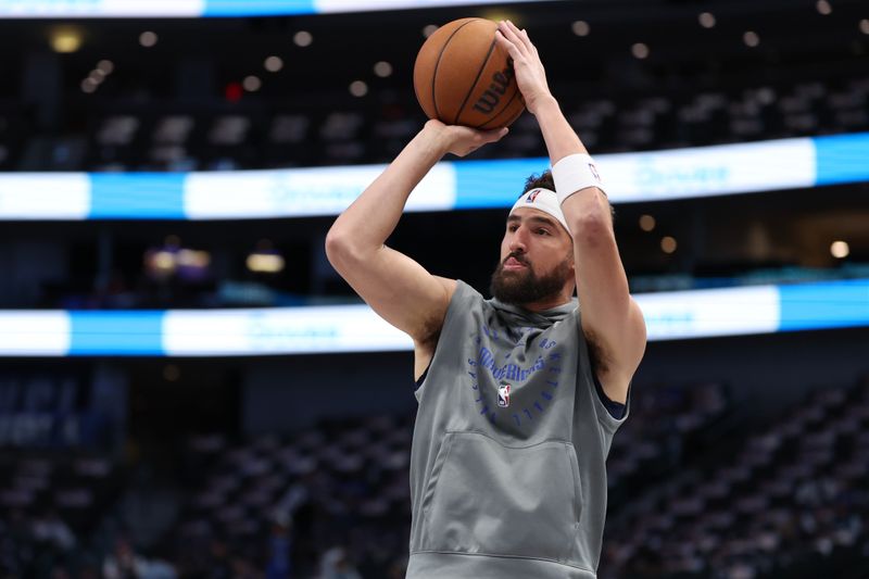 DALLAS, TEXAS - NOVEMBER 03: Klay Thompson #31 of the Dallas Mavericks warms up before the game against the Orlando Magic at American Airlines Center on November 03, 2024 in Dallas, Texas. NOTE TO USER: User expressly acknowledges and agrees that, by downloading and or using this photograph, User is consenting to the terms and conditions of the Getty Images License Agreement. (Photo by Sam Hodde/Getty Images)