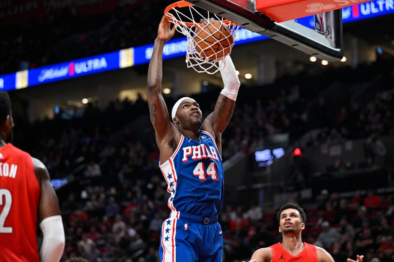 PORTLAND, OREGON - JANUARY 29: Paul Reed #44 of the Philadelphia 76ers dunks during the fourth quarter against the Portland Trail Blazers at the Moda Center on January 29, 2024 in Portland, Oregon. The Portland Trail Blazers won 130-104. NOTE TO USER: User expressly acknowledges and agrees that, by downloading and or using this photograph, User is consenting to the terms and conditions of the Getty Images License Agreement. (Photo by Alika Jenner/Getty Images)