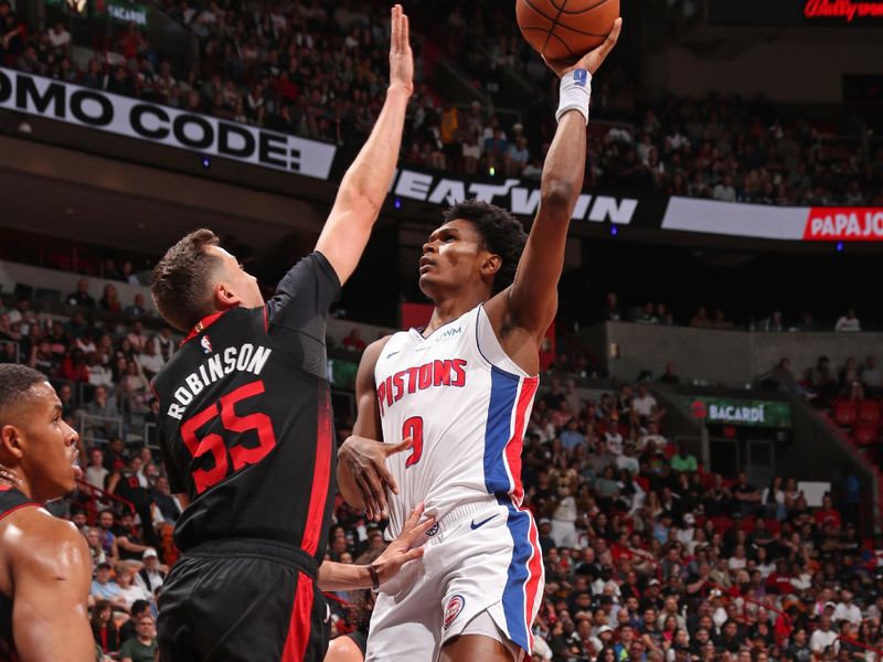 MIAMI, FL - MARCH 5: Ausar Thompson #9 of the Detroit Pistons shoots the ball during the game against the Miami Heat on March 5, 2024 at Kaseya Center in Miami, Florida. NOTE TO USER: User expressly acknowledges and agrees that, by downloading and or using this Photograph, user is consenting to the terms and conditions of the Getty Images License Agreement. Mandatory Copyright Notice: Copyright 2024 NBAE (Photo by Issac Baldizon/NBAE via Getty Images)