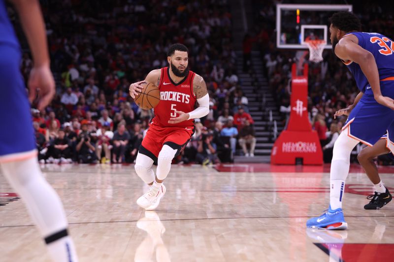 HOUSTON, TX - NOVEMBER 4: Fred VanVleet #5 of the Houston Rockets handles the ball during the game against the New York Knicks on November 4, 2024 at the Toyota Center in Houston, Texas. NOTE TO USER: User expressly acknowledges and agrees that, by downloading and or using this photograph, User is consenting to the terms and conditions of the Getty Images License Agreement. Mandatory Copyright Notice: Copyright 2024 NBAE (Photo by Michael Starghill Jr./NBAE via Getty Images)