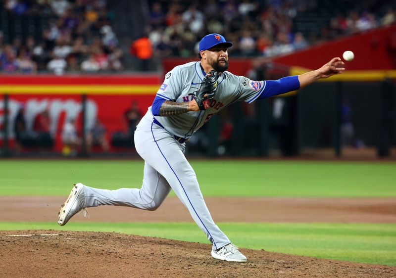 Aug 27, 2024; Phoenix, Arizona, USA; New York Mets pitcher Sean Manaea in the seventh inning against the Arizona Diamondbacks at Chase Field. Mandatory Credit: Mark J. Rebilas-USA TODAY Sports