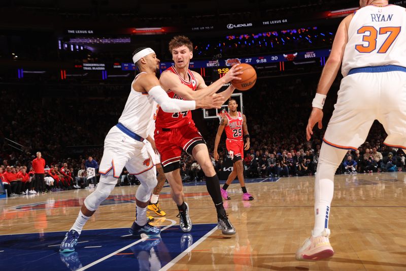 NEW YORK, NY - NOVEMBER 13: Matas Buzelis #14 of Chicago Bulls handles the ball during the game against the New York Knicks on November 13, 2024 at Madison Square Garden in New York City, New York.  NOTE TO USER: User expressly acknowledges and agrees that, by downloading and or using this photograph, User is consenting to the terms and conditions of the Getty Images License Agreement. Mandatory Copyright Notice: Copyright 2024 NBAE  (Photo by Joe Murphy/NBAE via Getty Images)