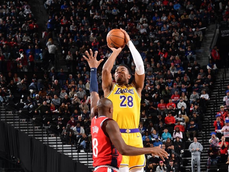 INGLEWOOD, CA - FEBRUARY 4: Rui Hachimura #28 of the Los Angeles Lakers shoots the ball during the game against the LA Clippers on February 4, 2025 at Intuit Dome in Los Angeles, California. NOTE TO USER: User expressly acknowledges and agrees that, by downloading and/or using this Photograph, user is consenting to the terms and conditions of the Getty Images License Agreement. Mandatory Copyright Notice: Copyright 2025 NBAE (Photo by Juan Ocampo/NBAE via Getty Images)