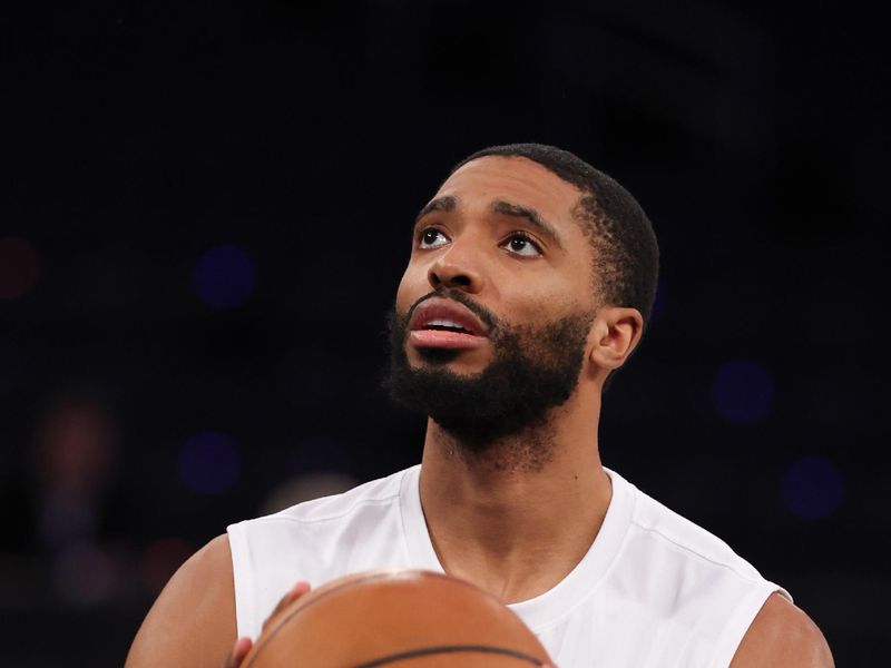 NEW YORK, NEW YORK - MAY 16: Mikal Bridges #25 of the New York Knicks warms up before playing the Boston Celtics in Game Six of the Eastern Conference Second Round NBA Playoffs at Madison Square Garden on May 16, 2025 in New York City. NOTE TO USER: User expressly acknowledges and agrees that, by downloading and or using this photograph, User is consenting to the terms and conditions of the Getty Images License Agreement. (Photo by Al Bello/Getty Images)