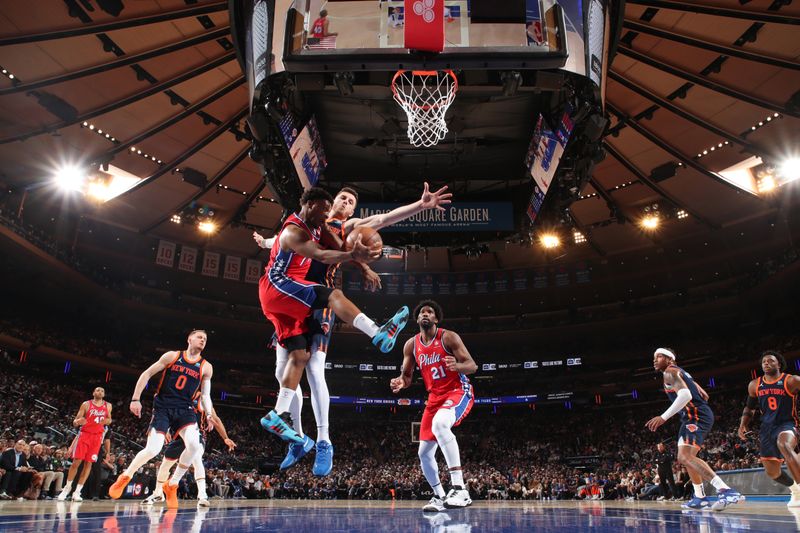 NEW YORK, NY - APRIL 22:  Kyle Lowry #7 of the Philadelphia 76ers passes the ball during the game against the New York Knicks during Round 1 Game 2 of the 2024 NBA Playoffs on April 22, 2024 at Madison Square Garden in New York City, New York.  NOTE TO USER: User expressly acknowledges and agrees that, by downloading and or using this photograph, User is consenting to the terms and conditions of the Getty Images License Agreement. Mandatory Copyright Notice: Copyright 2024 NBAE  (Photo by Nathaniel S. Butler/NBAE via Getty Images)