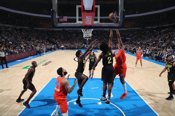 OKLAHOMA CITY, OK - DECEMBER 11: /Jalen Williams #8 of the Oklahoma City Thunder shoots the ball during the game against the Utah Jazz on December 11, 2023 at Paycom Arena in Oklahoma City, Oklahoma. NOTE TO USER: User expressly acknowledges and agrees that, by downloading and or using this photograph, User is consenting to the terms and conditions of the Getty Images License Agreement. Mandatory Copyright Notice: Copyright 2023 NBAE (Photo by Zach Beeker/NBAE via Getty Images)