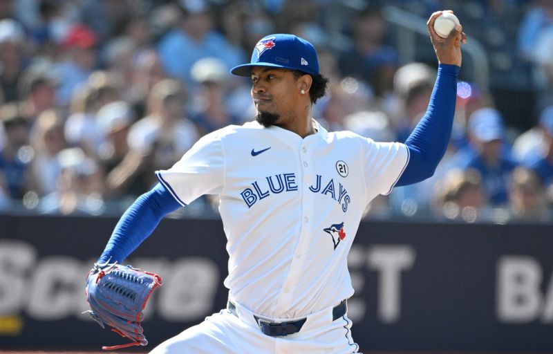 Blue Jays Edge Cardinals in Nail-Biter at Rogers Centre