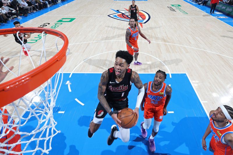 CHICAGO, IL - JANUARY 23: Anfernee Simons #1 of the Portland Trail Blazers drives to the basket during the game against the Oklahoma City Thunder on January 23, 2024 at United Center in Chicago, Illinois. NOTE TO USER: User expressly acknowledges and agrees that, by downloading and or using this photograph, User is consenting to the terms and conditions of the Getty Images License Agreement. Mandatory Copyright Notice: Copyright 2024 NBAE (Photo by Jeff Haynes/NBAE via Getty Images)