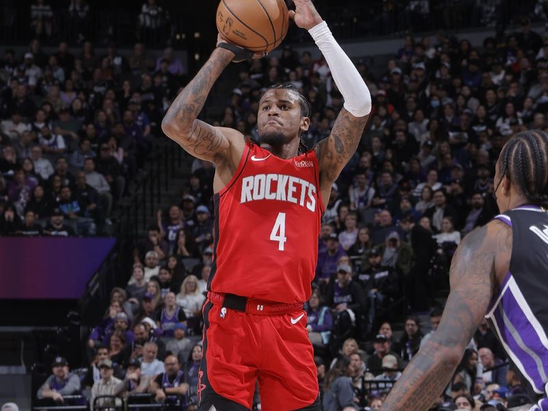 SACRAMENTO, CA - JANUARY 16: Jalen Green #4 of the Houston Rockets shoots the ball during the game against the Sacramento Kings on January 16, 2025 at Golden 1 Center in Sacramento, California. NOTE TO USER: User expressly acknowledges and agrees that, by downloading and or using this Photograph, user is consenting to the terms and conditions of the Getty Images License Agreement. Mandatory Copyright Notice: Copyright 2025 NBAE (Photo by Rocky Widner/NBAE via Getty Images)