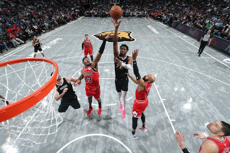 MEMPHIS, TN - FEBRUARY 8: GG Jackson #45 of the Memphis Grizzlies drives to the basket during the game against the Chicago Bulls on February 8, 2024 at FedExForum in Memphis, Tennessee. NOTE TO USER: User expressly acknowledges and agrees that, by downloading and or using this photograph, User is consenting to the terms and conditions of the Getty Images License Agreement. Mandatory Copyright Notice: Copyright 2024 NBAE (Photo by Joe Murphy/NBAE via Getty Images)